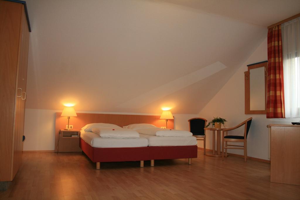 Hotel Restaurant Haus Odendahl Colónia Quarto foto